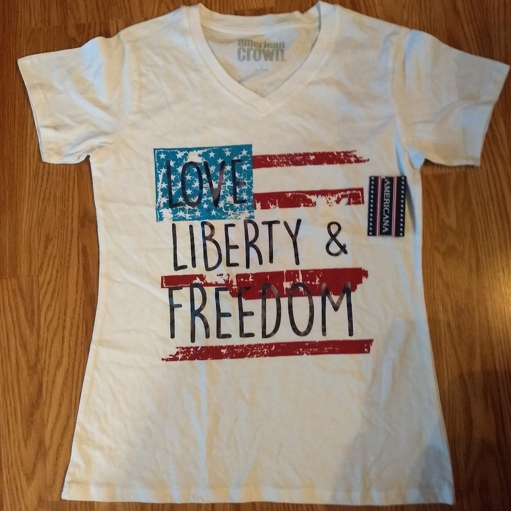 T shirt by American crown